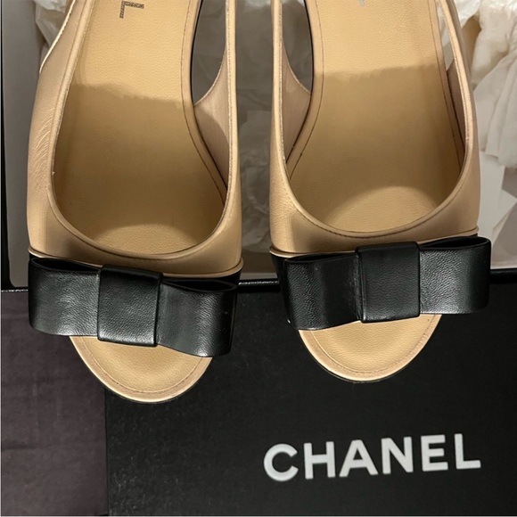 Chanel 100% Authentic peep toe sling back bow flats in original box - Picture 4 of 10